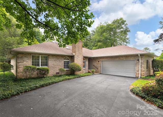 Property at 189 Cove Loop Rd, Hendersonville, NC 28739, 3 beds, 2 baths