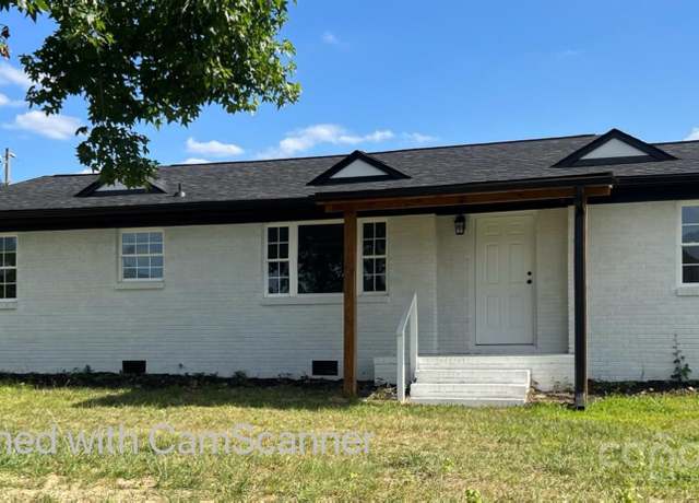 Property at 313 W Landsford Rd, Pageland, SC 29728, 3 beds, 1 bath