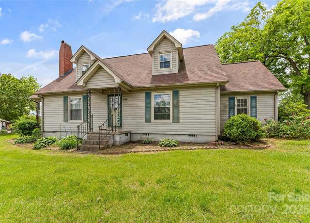 Property at 465 South Main St, Granite Falls, NC 28630, 4 beds, 1 bath