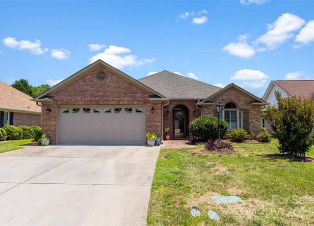 Property at 512 Scarboro Ln, Rock Hill, SC 29732, 2 beds, 2.5 baths