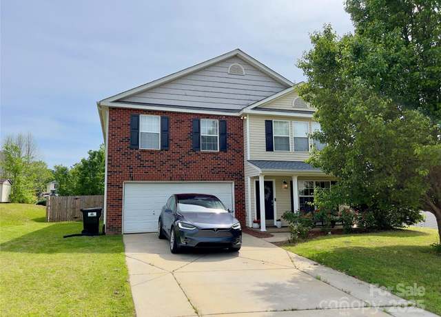 Property at 10527 River Hollow Ct, Charlotte, NC 28214, 4 beds, 2.5 baths