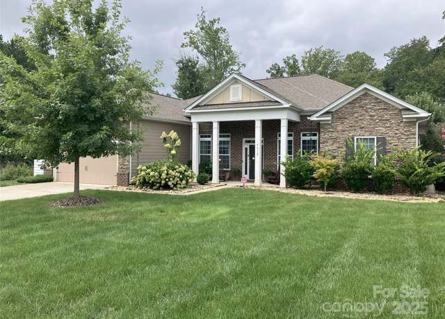 Property at 7113 Spyglass Ridge Dr, Denver, NC 28037, 4 beds, 3 baths