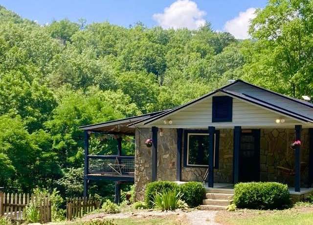 Property at 17 Moonlight Trl, Bryson City, NC 28713, 2 beds, 2 baths
