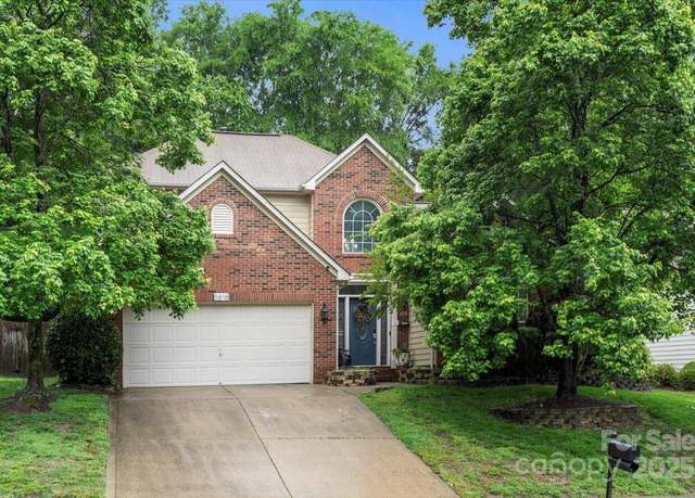 Property at 5818 Downfield Wood Dr, Charlotte, NC 28269, 3 beds, 2.5 baths