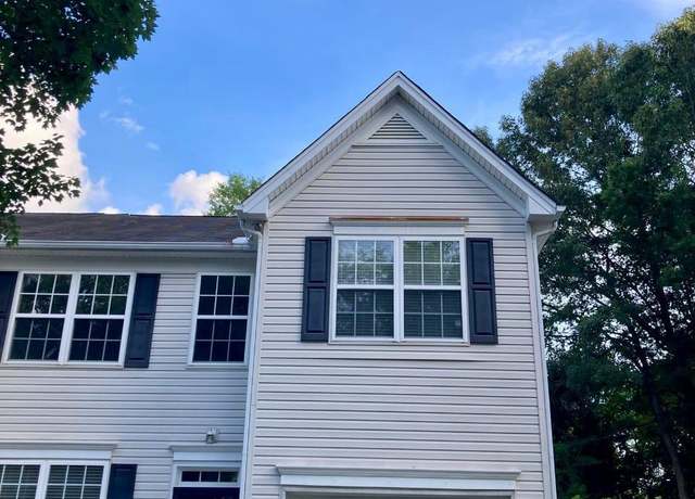 Property at 2150 Winthrop Chase Dr, Charlotte, NC 28212, 4 beds, 3 baths