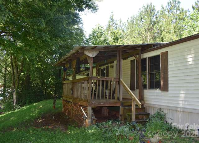 Property at 8 Wayne Hyatt Dr, Marion, NC 28752, 3 beds, 2 baths