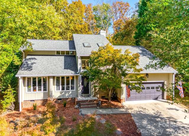 Property at 16008 Samar Ct, Tega Cay, SC 29708, 3 beds, 2.5 baths