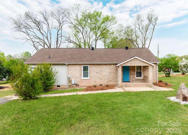 Property at 1401 Birch St, Kannapolis, NC 28081, 2 beds, 2 baths