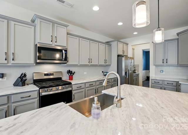 Property at 1578 Whitman Ct, York, SC 29745, 4 beds, 2.5 baths