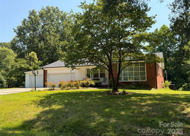 Property at 2405 Forrestbrook Dr, Kannapolis, NC 28083, 4 beds, 3 baths