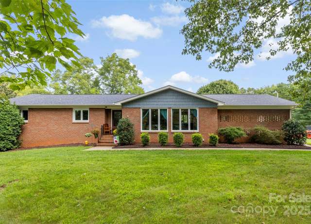 Property at 1430 Crowders Creek Rd, Gastonia, NC 28052, 4 beds, 3 baths