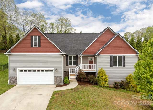 Property at 76 Tryon View Dr, Flat Rock, NC 28731, 3 beds, 2 baths
