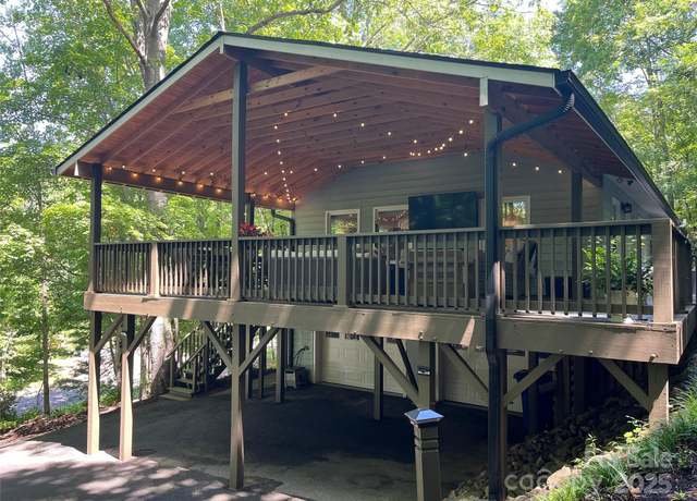 Property at 27 Walker Cove Rd, Black Mountain, NC 28711, 4 beds, 3 baths