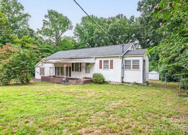 Property at 909 Wabash Ave, Charlotte, NC 28208, 3 beds, 2 baths