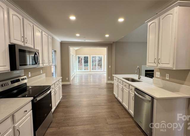 Property at 8703 Ellington Park Dr, Charlotte, NC 28277, 4 beds, 2.5 baths