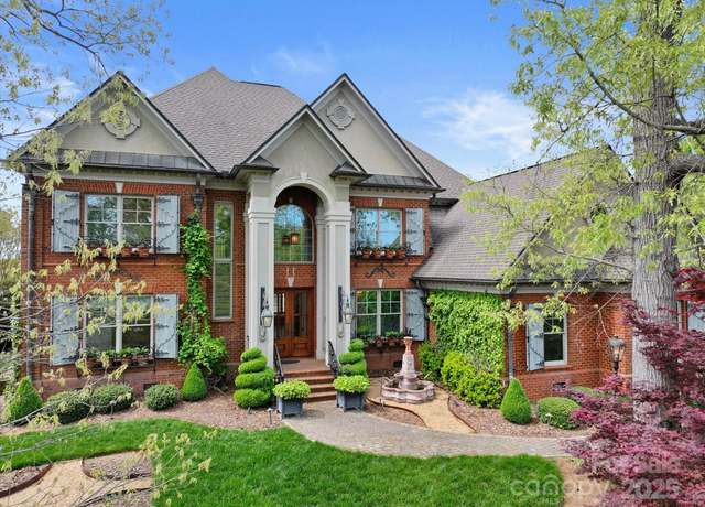 Property at 4465 3rd St NW, Hickory, NC 28601, 4 beds, 4 baths