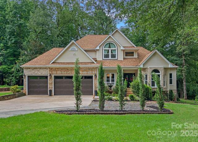 Property at 172 Tawny Bark Dr, Mooresville, NC 28117, 5 beds, 3.5 baths