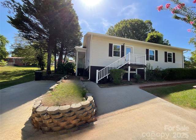 Property at 106 N Tracy St, Kings Mountain, NC 28086, 3 beds, 2 baths