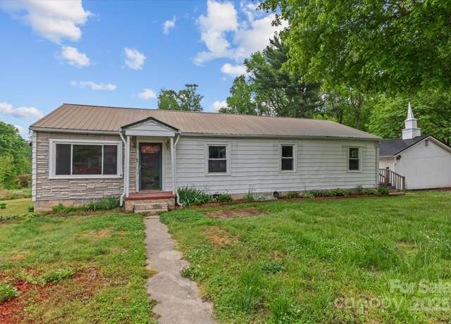 Property at 3 Westwood Ave, Thomasville, NC 27360, 3 beds, 2.5 baths