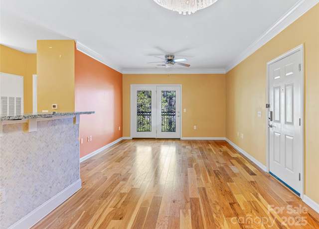 Property at 436 Appeldoorn Cir, Asheville, NC 28803, 2 beds, 2 baths