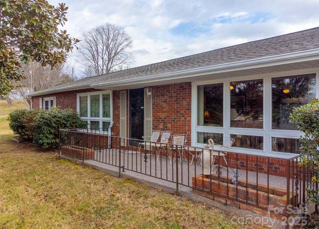 Property at 23 Cinder Rdg, Sylva, NC 28779, 3 beds, 2 baths