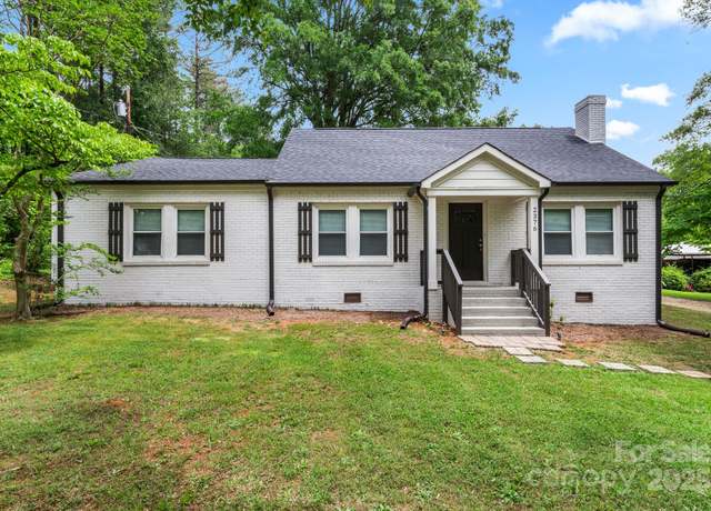 Property at 2376 S US 321 Hwy, Newton, NC 28658, 4 beds, 2 baths