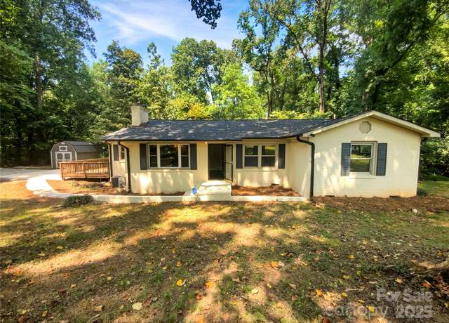 Property at 7113 Ridge Lane Rd, Charlotte, NC 28262, 3 beds, 2 baths