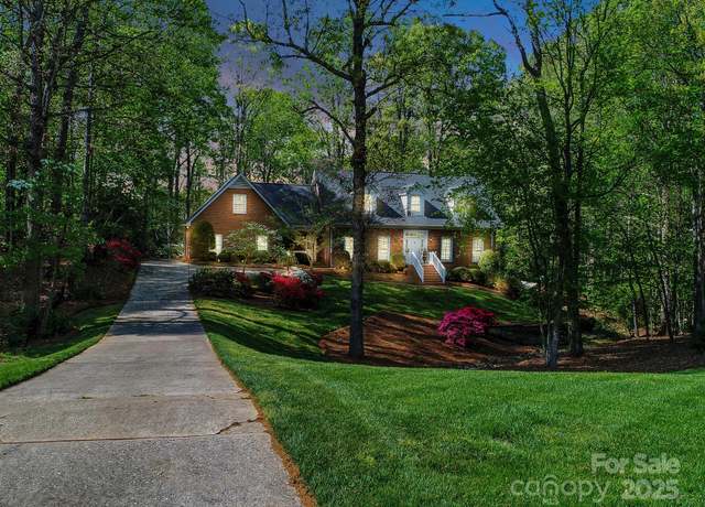 Property at 3412 Country Club Dr, Gastonia, NC 28056, 3 beds, 4.5 baths