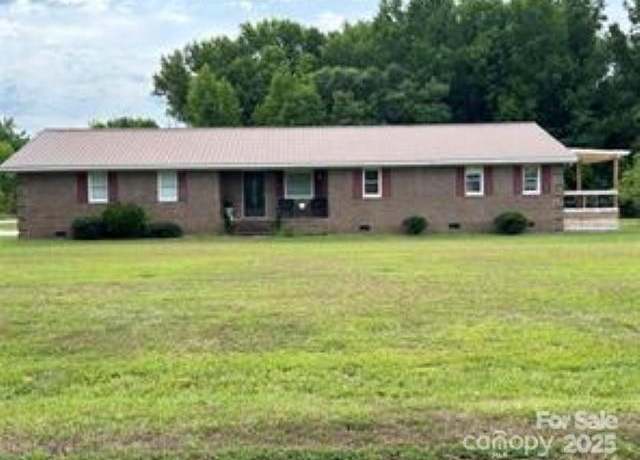 Property at 444 Brooke Rd, Cheraw, SC 29520, 4 beds, 2.5 baths