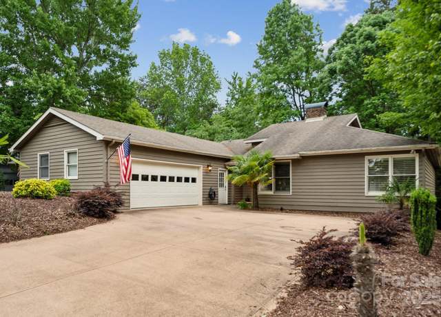 Property at 18 Shipmaster Ct, Clover, SC 29710, 3 beds, 2 baths