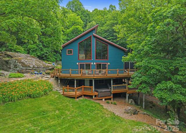 Property at 574 Locust Grove Dr, Waynesville, NC 28785, 4 beds, 3.5 baths