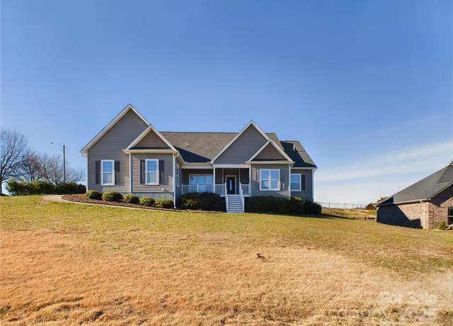 Property at 1903 46th Avenue Dr NE, Hickory, NC 28601, 4 beds, 3 baths