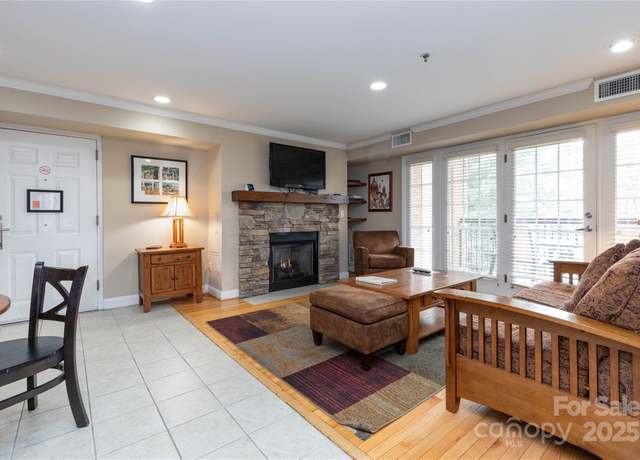 Property at 220 Bowling Park Rd, Asheville, NC 28803, 1 bed, 1 bath