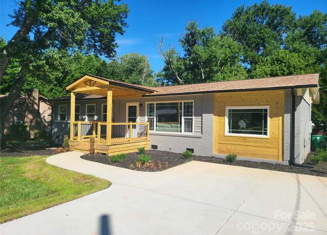 Property at 4219 Tipperary Pl, Charlotte, NC 28215, 3 beds, 3 baths