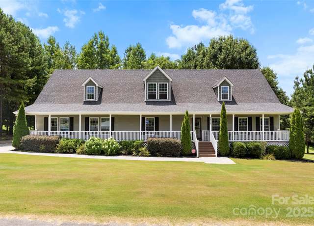Property at 10715 Paxtons Pl, Davidson, NC 28036, 4 beds, 2 baths