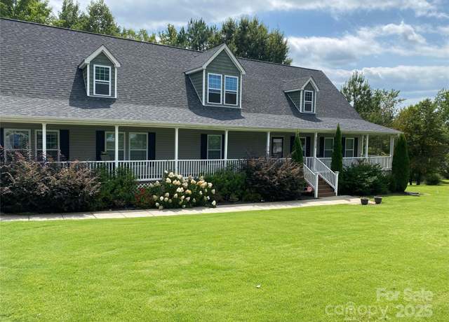 Property at 10715 Paxtons Pl, Davidson, NC 28036, 4 beds, 2 baths