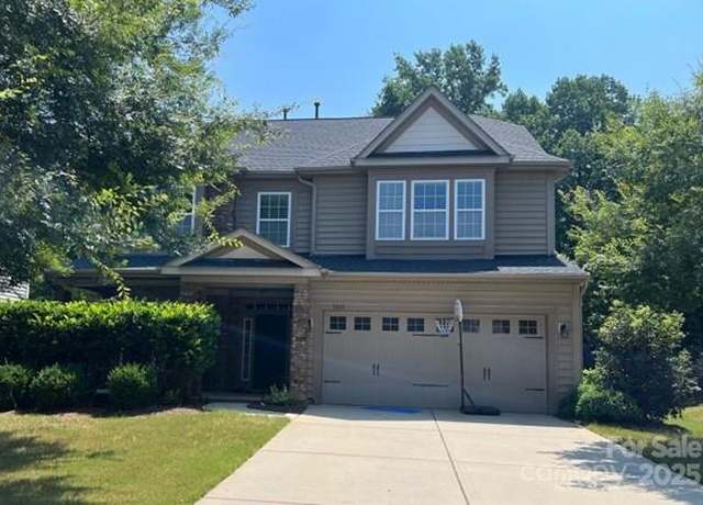 Property at 5033 Helena Park Ln, Matthews, NC 28105, 4 beds, 2.5 baths