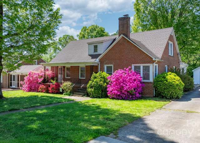 Property at 112 S 2nd Ave, Maiden, NC 28650, 3 beds, 2 baths