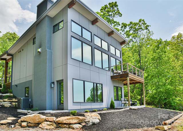 Property at 41 High Cliffs Trl, Black Mountain, NC 28711, 3 beds, 2 baths