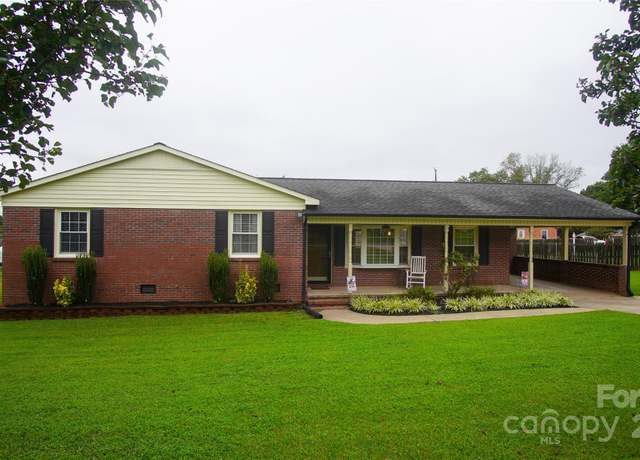 Property at 112 White Plains Dr, Kings Mountain, NC 28086, 3 beds, 2 baths