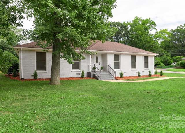 Property at 7431 Idlewild Rd, Charlotte, NC 28212, 3 beds, 2 baths