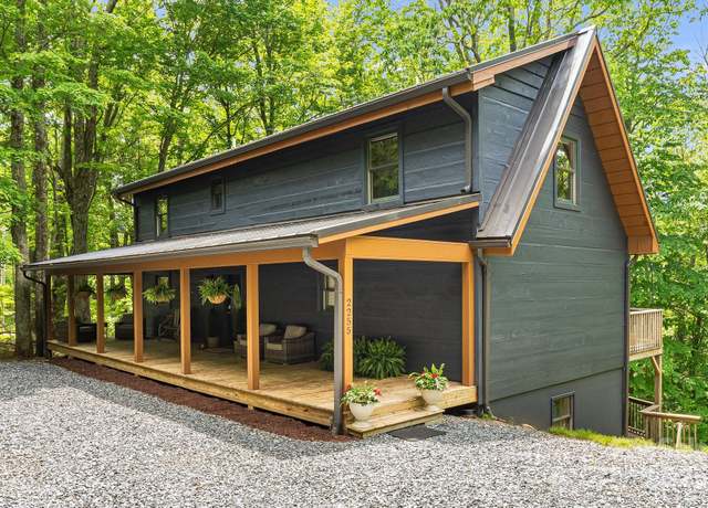 Property at 2255 Wolf Laurel Rd, Mars Hill, NC 28754, 2 beds, 3.5 baths