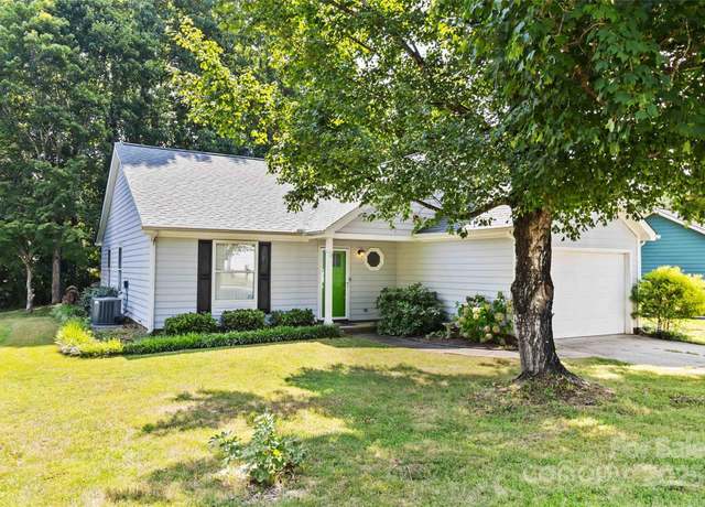 Property at 3004 Walsingham Ct, Matthews, NC 28105, 3 beds, 2 baths