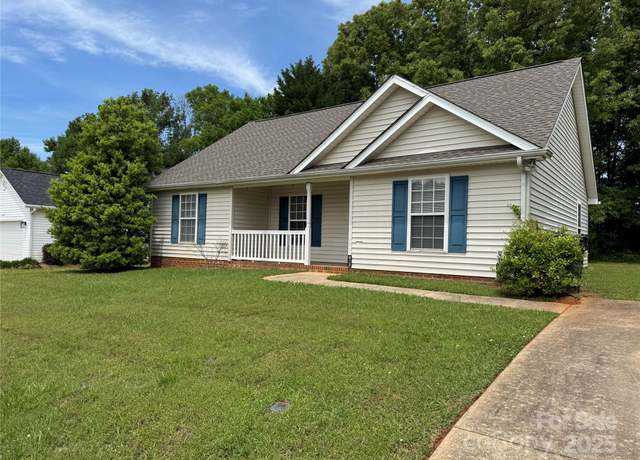 Property at 823 Prestwick Dr, Rock Hill, SC 29730, 3 beds, 2 baths