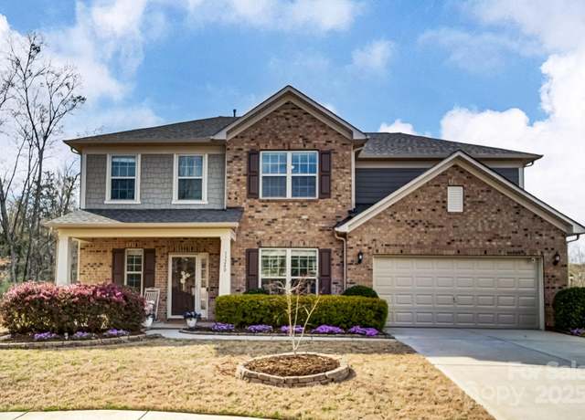 Property at 13240 Carolina Wren Ct, Charlotte, NC 28278, 3 beds, 2.5 baths
