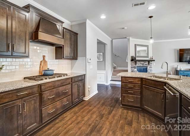 Property at 13240 Carolina Wren Ct, Charlotte, NC 28278, 3 beds, 2.5 baths