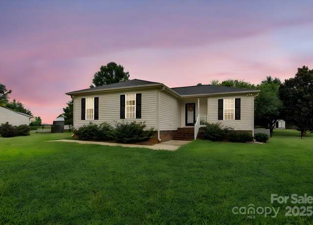 Property at 4604 Hopewood Dr, Graham, NC 27253, 3 beds, 2 baths