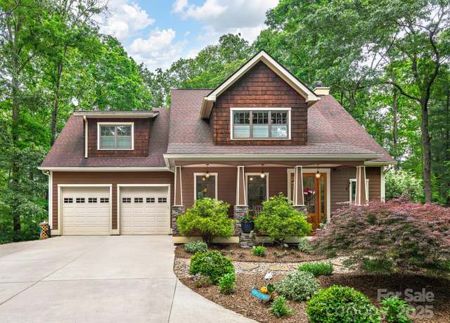 Property at 15 Bonnies Ln, Asheville, NC 28803, 3 beds, 2.5 baths