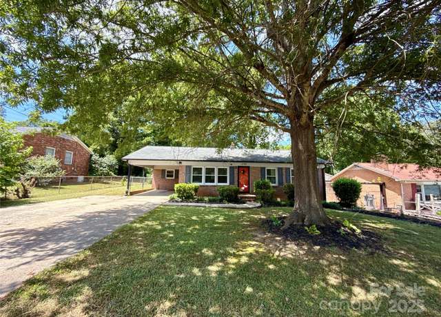 Property at 1733 Danbury St, Gastonia, NC 28052, 3 beds, 1.5 baths