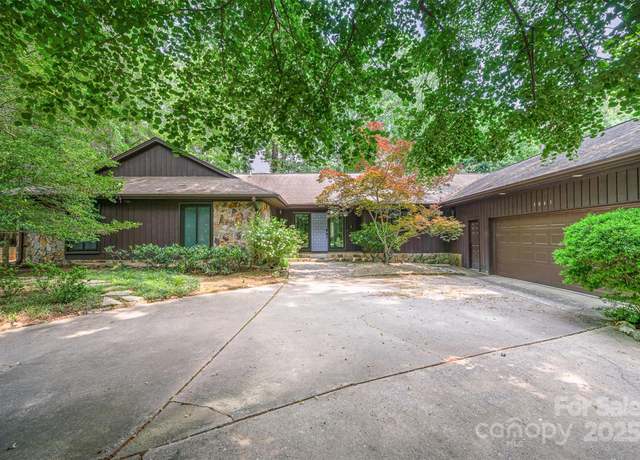 Property at 3041 Shallowood Ln, Charlotte, NC 28277, 4 beds, 3 baths